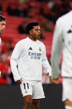 Rodrygo, Estadio de San Mames 'deki Athletic Club ve Real Madrid FC takımları arasında oynanan LaLiga EA SPORTS maçı sırasında görülmüştür (Maciej Rogowski)