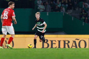 Estadio Jose Alvalade 'de (Maciej Rogowski) Sporting CP ve CD Santa Clara takımları arasında oynanan Liga Portekiz maçı sırasında Morten Hjulmand)