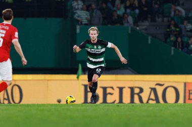 Estadio Jose Alvalade 'de (Maciej Rogowski) Sporting CP ve CD Santa Clara takımları arasında oynanan Liga Portekiz maçı sırasında Morten Hjulmand)