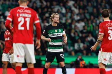 Estadio Jose Alvalade 'de (Maciej Rogowski) Sporting CP ve CD Santa Clara takımları arasında oynanan Liga Portekiz maçı sırasında Morten Hjulmand)