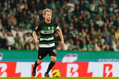 Estadio Jose Alvalade 'de (Maciej Rogowski) Sporting CP ve CD Santa Clara takımları arasında oynanan Liga Portekiz maçı sırasında Morten Hjulmand)