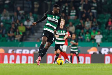 Estadio Jose Alvalade 'deki (Maciej Rogowski) Sporting CP ve CD Santa Clara takımları arasında oynanan Liga Portekiz maçı sırasında Ousmane Diomande)