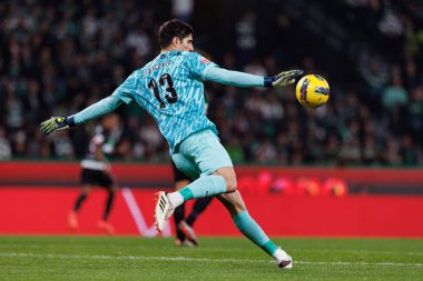 Estadio Jose Alvalade 'de (Maciej Rogowski) Sporting CP ve CD Santa Clara takımları arasında oynanan Liga Portekiz maçı sırasında Vladan Kovaceviç)