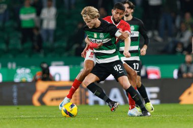 Adriano Firmino, Morten Hjulmand Liga Portekiz maçı sırasında Estadio Jose Alvalade 'de (Maciej Rogowski)