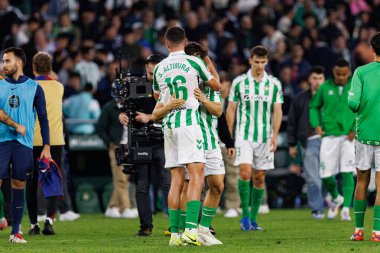 Sergi Altimira, Jesus Rodriguez LaLiga EASPORTS maçında Estadio Benito Villamarin 'de Real Betis Balompie ve FC Barcelona takımları arasında görüldü.)