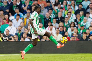 Estadio Benito Villamarin 'de Real Betis Balompie ve FC Barcelona takımları arasında LaLiga EASPORTS maçında görülen Assane Diao (Maciej Rogowski)