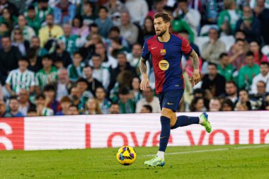 Inigo Martinez, Real Betis Balompie ve FC Barcelona takımları arasında LaLiga EASPORTS maçında Estadio Benito Villamarin (Maciej Rogowski)