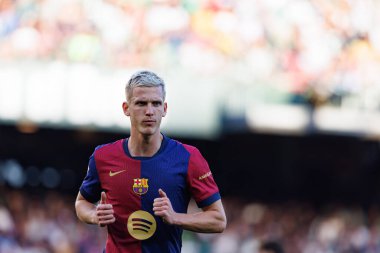Dani Olmo, LaLiga EASPORTS maçı sırasında Estadio Benito Villamarin 'de Real Betis Balompie ve FC Barcelona takımları arasında görüldü (Maciej Rogowski)