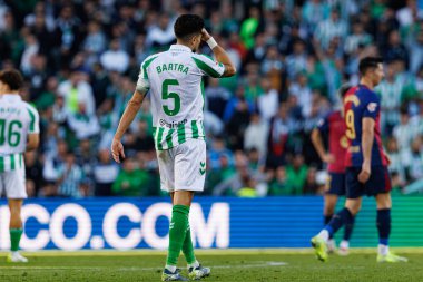 Marc Bartra, Real Betis Balompie ve FC Barcelona takımları arasında Estadio Benito Villamarin 'de (Maciej Rogowski)