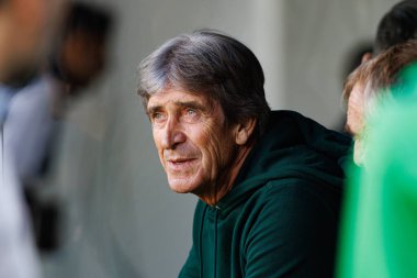Manuel Pellegrini, Real Betis Balompie ve FC Barcelona takımları arasında LaLiga EASPORTS maçında Estadio Benito Villamarin (Maciej Rogowski)