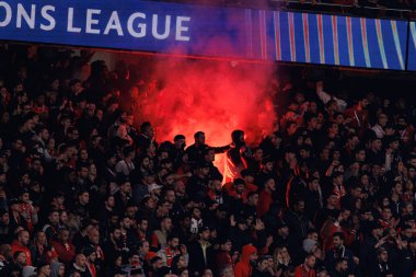 SL Benfica taraftarları UEFA Şampiyonlar Ligi maçında SL Benfica ve Bologna FC 1909 (Maciej Rogowski)