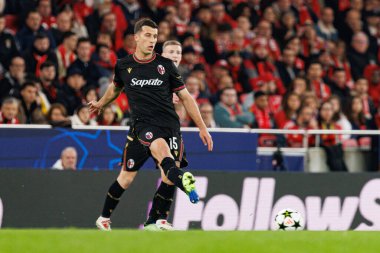 Nicolo Casale UEFA Şampiyonlar Ligi maçında SL Benfica ve Bologna FC 1909 takımları arasında görüldü (Maciej Rogowski)