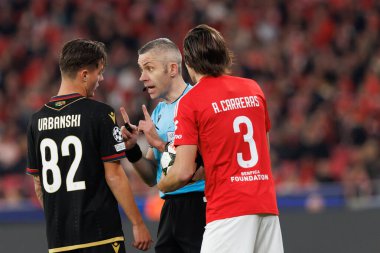 Kacper Urbanski, Radu Marian Petrescu, Alvaro Carreras UEFA Şampiyonlar Ligi maçında SL Benfica ve Bologna FC 1909 takımları arasında görüldü (Maciej Rogowski)