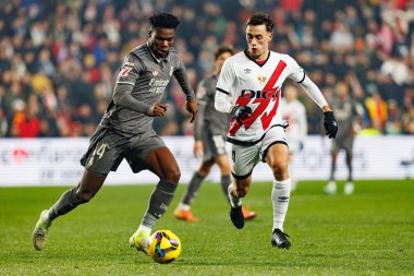 Aurelien Tchouameni, Pedro Diaz, Estadio de Vallecas 'taki Rayo Vallecano ve Real Madrid FC takımları arasında LaLiga EA Spor Maçı sırasında görüldü.)