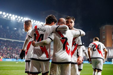 Sergio Camello, Isi Palazon, Unai Lopez, Estadio de Vallecas 'ta Rayo Vallecano ve Real Madrid FC takımları arasında oynanan LaLiga EA SPORTS maçında gol üstüne gol atarken görüldü (Maciej Rogowski)