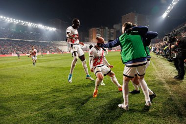 Abdul Mumin, Isi Palazon, Alvaro Garcia, Estadio de Vallecas 'taki Rayo Vallecano ve Real Madrid FC takımları arasında LaLiga EA SPORTS maçında gol attıktan sonra kutlama yaparken görüldü (Maciej Rogowski)