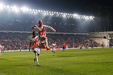 Abdul Mumin, Isi Palazon, Estadio de Vallecas 'taki Rayo Vallecano ve Real Madrid FC takımları arasındaki LaLiga EA SPORTS maçında gol attıktan sonra kutlama yaparken görüldü (Maciej Rogowski)
