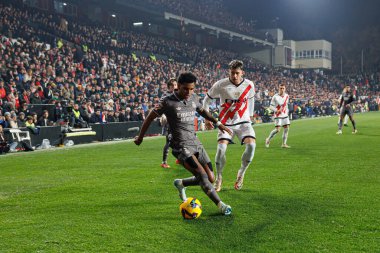 Rodrygo Goes, Andrei Ratiu, Estadio de Vallecas 'taki Rayo Vallecano ve Real Madrid FC takımları arasında oynanan LaLiga EA Spor Maçı sırasında görüldü (Maciej Rogowski)