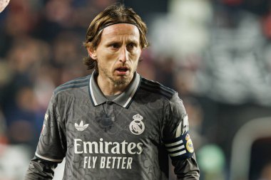 Luka Modriç LaLiga EA SPORTS maçı sırasında Estadio de Vallecas 'ta Rayo Vallecano ve Real Madrid FC takımları arasında görüldü (Maciej Rogowski)