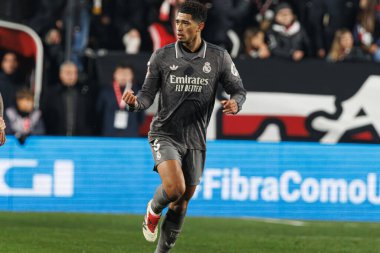 Jude Bellingham, Estadio de Vallecas 'taki Rayo Vallecano ve Real Madrid FC takımları arasında oynanan LaLiga EA SPORTS maçında gol attıktan sonra kutlama yaparken görüldü.)