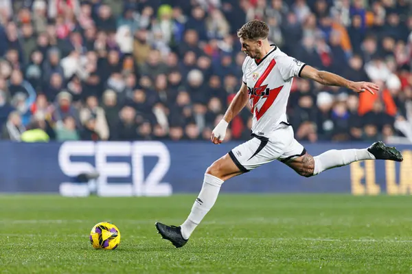 Estadio de Vallecas 'ta Rayo Vallecano ve Real Madrid FC takımları arasında oynanan LaLiga EA SPORTS maçı sırasında Florian Lejeune görüldü (Maciej Rogowski)