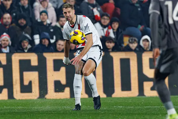 Estadio de Vallecas 'ta Rayo Vallecano ve Real Madrid FC takımları arasında oynanan LaLiga EA SPORTS maçı sırasında Florian Lejeune görüldü (Maciej Rogowski)
