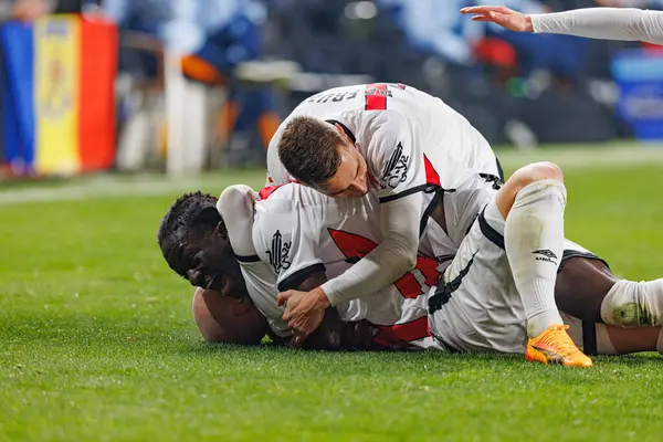 Abdul Mumin, Jorge De Frutos, Estadio de Vallecas 'taki Rayo Vallecano ve Real Madrid FC takımları arasında LaLiga EA SPORTS maçında gol attıktan sonra kutlama yaparken görüldü (Maciej Rogowski)