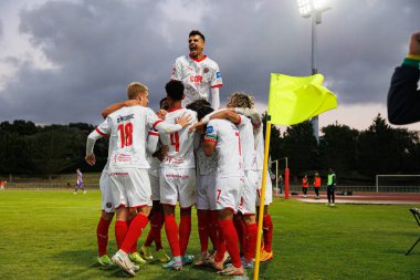 Maritimo 'nun oyuncuları Liga Portekiz 2 maçında Euller' den gol üstüne gol atarken CD Mafra ve CS Maritimo (Maciej Rogowski) takımları arasında görüldü.)