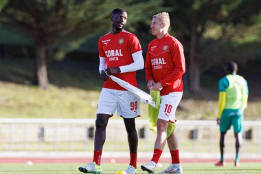 Ibrahima Guirassy ve Vladan Daniloviç, Liga Portekiz 2 maçında CD Mafra ve CS Maritimo (Maciej Rogowski) takımları arasında görüldü.)