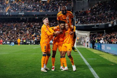 Real Madrid 'in oyuncuları, Jude Bellingham' ın Valencia CF ve Real Madrid FC takımlarının Mestalla Stadyumu 'ndaki (Maciej Rogowski)