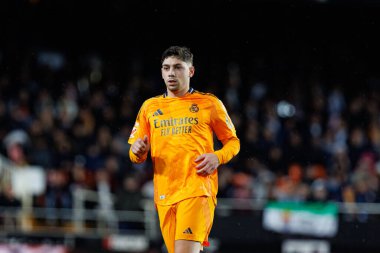 Federico Valverde, Mestalla Stadyumu 'ndaki Valencia CF ve Real Madrid FC takımları arasında oynanan LaLiga EA SPORTS maçı sırasında (Maciej Rogowski)