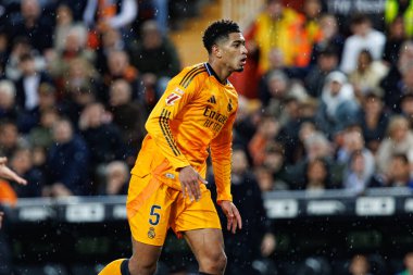 Mestalla Stadyumu 'ndaki Valencia CF ve Real Madrid FC takımları arasında oynanan LaLiga EA SPORTS maçı sırasında Jude Bellingham (Maciej Rogowski)