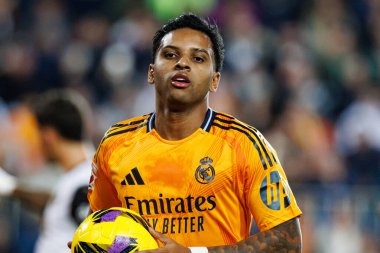 Mestalla Stadyumu 'ndaki Valencia CF ve Real Madrid FC (Maciej Rogowski) takımları arasında oynanan LaLiga EA SPORTS maçı sırasında Rodrygo gider.)