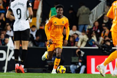 Aurelien Tchouameni, Mestalla Stadyumu 'ndaki Valencia CF ve Real Madrid FC takımları arasında oynanan LaLiga EA SPORTS maçı sırasında (Maciej Rogowski)