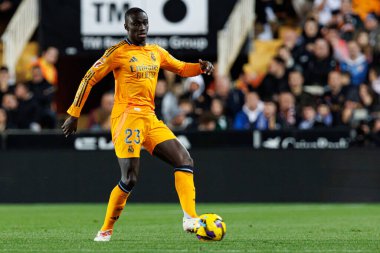 Mestalla Stadyumu 'ndaki Valencia CF ve Real Madrid FC takımları arasında oynanan LaLiga EA SPORTS maçı sırasında Ferland Mendy (Maciej Rogowski)