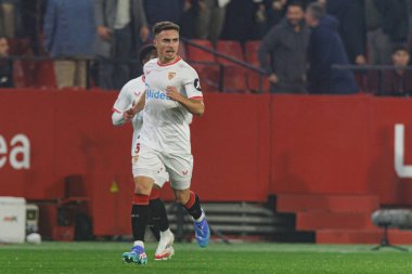 Adria Pedrosa, Estadio Ramon Sanchez Pizjuan 'da (Maciej Rogowski) Sevilla FC ve Valencia CF takımları arasında oynanan LaLiga EA SPORTS maçında gol attıktan sonra kutlama yaparken görüldü.)