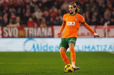 Yarek Gasiorowski, LaLiga EA SPORTS maçı sırasında Sevilla FC ve Valencia CF takımları arasında Estadio Ramon Sanchez Pizjuan (Maciej Rogowski)