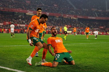 Hugo, Duro, Luis Rioja, Estadio Ramon Sanchez Pizjuan 'da (Maciej Rogowski) Sevilla FC ve Valencia CF takımları arasında oynanan LaLiga EA Spor maçında gol attıktan sonra kutlama yaparken görüldü.)