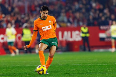 Andre Almeida, Sevilla FC ve Valencia CF takımları arasında Estadio Ramon Sanchez Pizjuan 'da (Maciej Rogowski)