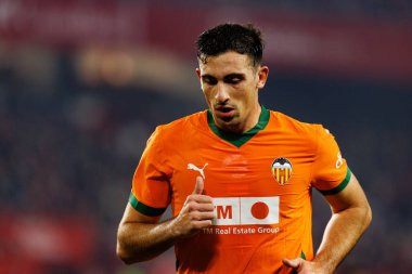 Estadio Ramon Sanchez Pizjuan 'da Sevilla FC ve Valencia CF takımları arasında LaLiga EA SPORTS maçı sırasında görülen Cesar Tarrega (Maciej Rogowski)