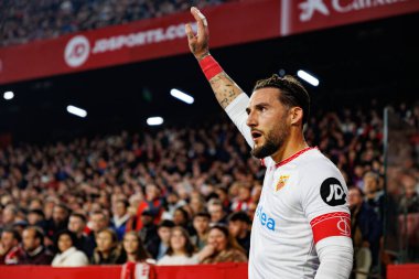 Nemanja Gudelj, LaLiga EA SPORTS maçı sırasında Sevilla FC ve Valencia CF takımları arasında Estadio Ramon Sanchez Pizjuan (Maciej Rogowski)