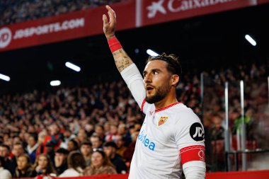 Nemanja Gudelj, LaLiga EA SPORTS maçı sırasında Sevilla FC ve Valencia CF takımları arasında Estadio Ramon Sanchez Pizjuan (Maciej Rogowski)