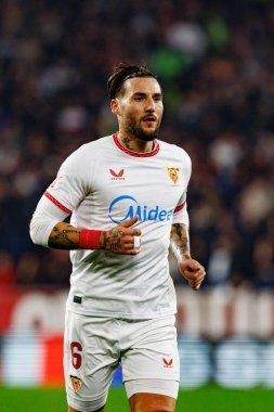 Nemanja Gudelj, LaLiga EA SPORTS maçı sırasında Sevilla FC ve Valencia CF takımları arasında Estadio Ramon Sanchez Pizjuan (Maciej Rogowski)