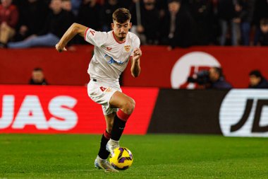 Estadio Ramon Sanchez Pizjuan 'da Sevilla FC ve Valencia CF takımları arasında LaLiga EA SPORTS maçı sırasında görülen Kike Salas (Maciej Rogowski)