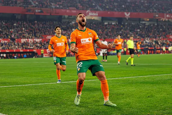 Luis Rioja, LaLiga EA SPORTS maçında Estadio Ramon Sanchez Pizjuan (Maciej Rogowski)