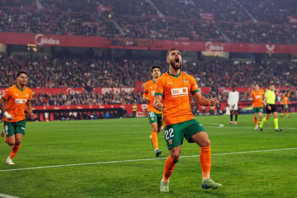 Luis Rioja, LaLiga EA SPORTS maçında Estadio Ramon Sanchez Pizjuan (Maciej Rogowski)