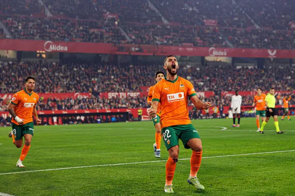 Luis Rioja, LaLiga EA SPORTS maçında Estadio Ramon Sanchez Pizjuan (Maciej Rogowski)