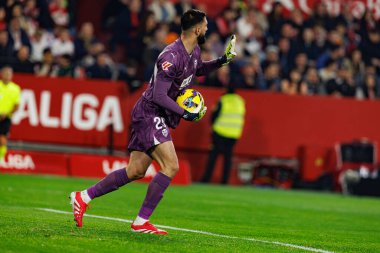 Giorgi Mamardashvili, LaLiga EA SPORTS maçı sırasında Sevilla FC ve Valencia CF takımları arasında Estadio Ramon Sanchez Pizjuan (Maciej Rogowski)