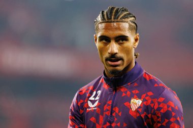 Loic Bade, Sevilla FC ve Valencia CF takımları arasında Estadio Ramon Sanchez Pizjuan 'da (Maciej Rogowski)