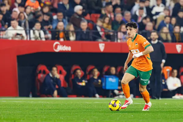 Andre Almeida, Sevilla FC ve Valencia CF takımları arasında Estadio Ramon Sanchez Pizjuan 'da (Maciej Rogowski)